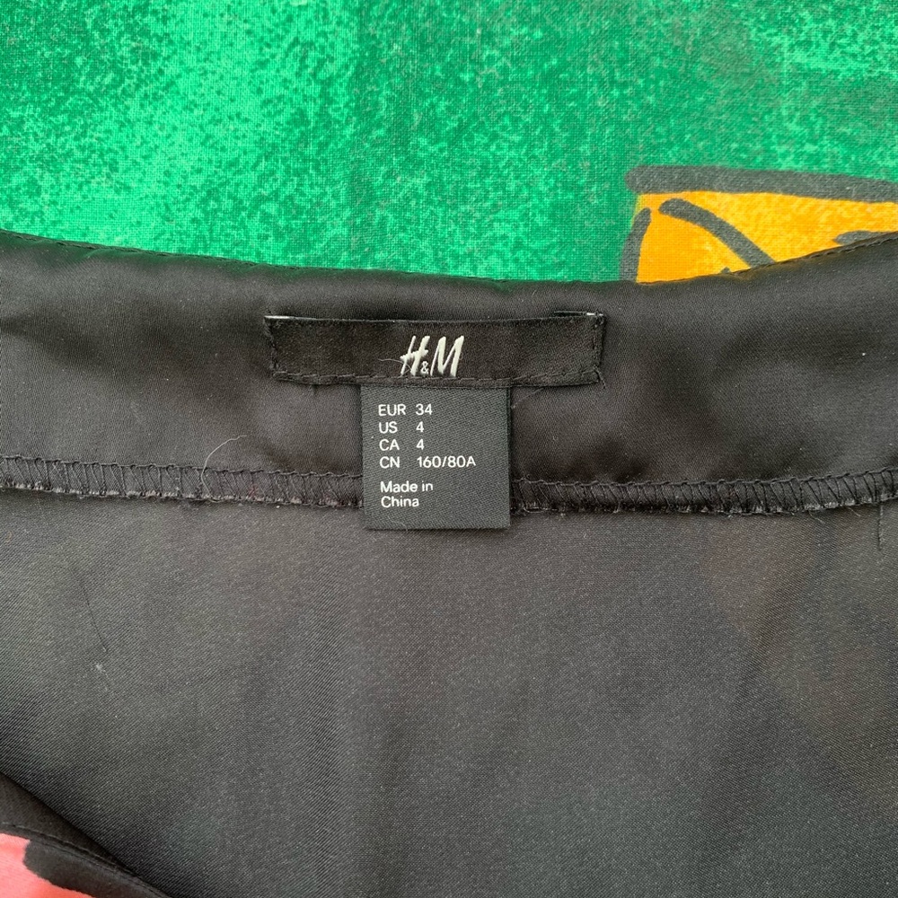 H&M Tunic - Picture 4 of 5